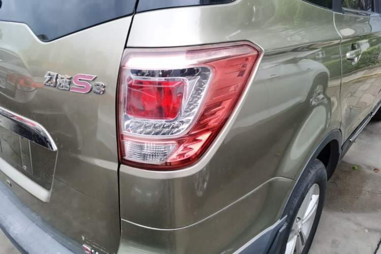 Used HYOSOW S3 2014 1.5L Comfort Version China IV Emission Standard Right Rear Taillight