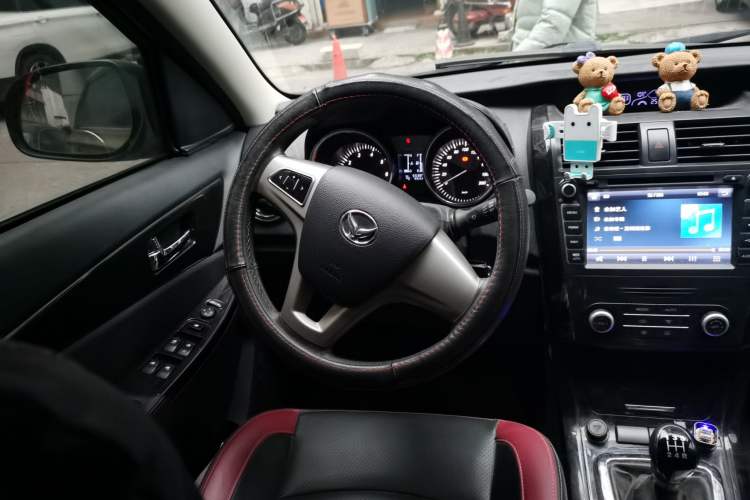 Used HYOSOW S3 2014 1.5L Luxury Version China IV Emission Standard Steering Wheel