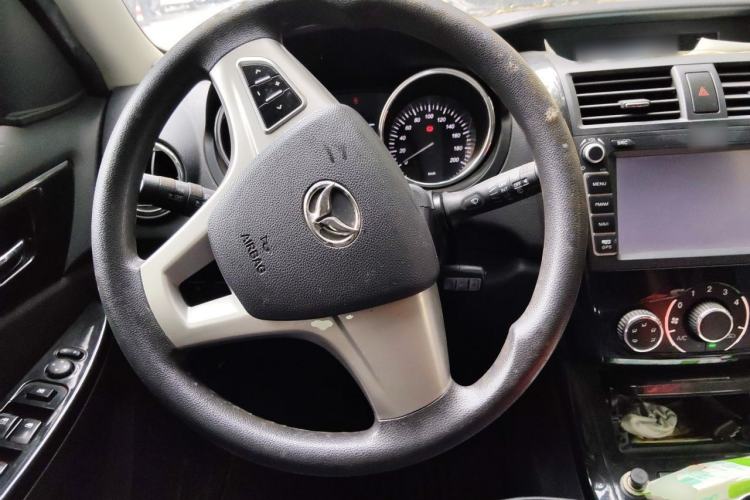 Used HYOSOW S3 2014 1.5L Comfort Version China IV Emission Standard Steering Wheel