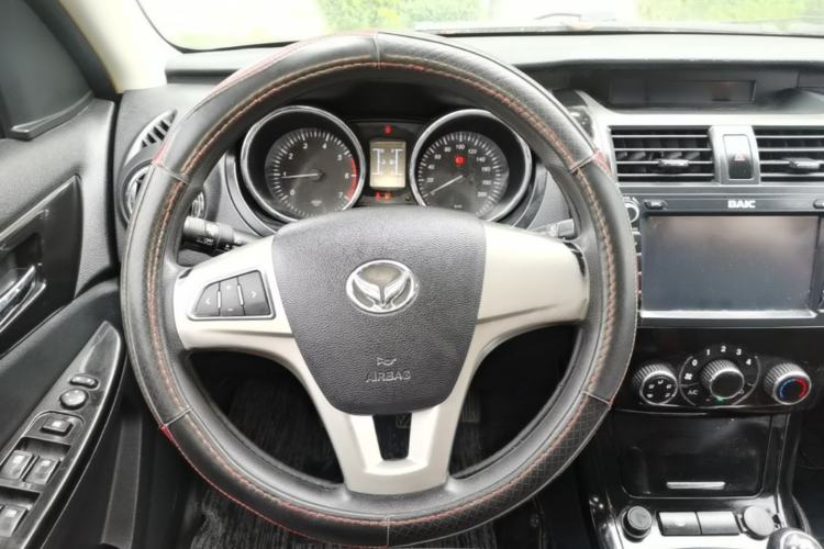 Used HYOSOW S3 2014 1.5L Comfort Version China IV Emission Standard Steering Wheel