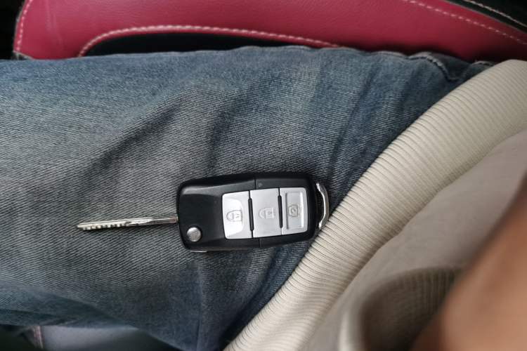 Used HYOSOW S3 2014 1.5L Luxury Version China IV Emission Standard Vehicle Key