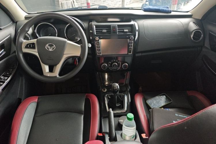 Used HYOSOW S3 2014 1.5L Comfort Version China IV Emission Standard Center Console