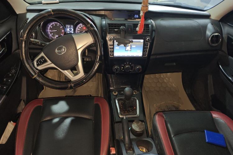 Used HYOSOW S3 2014 1.5L Comfort Version China IV Emission Standard Center Console