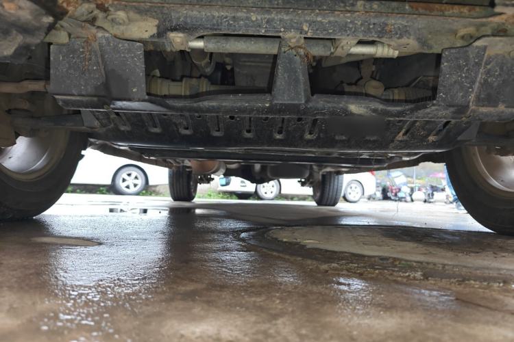 Used HYOSOW S3 2014 1.5L Comfort Version China IV Emission Standard Chassis Front