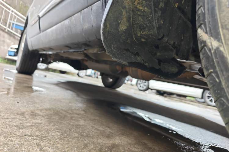 Used HYOSOW S3 2014 1.5L Comfort Version China IV Emission Standard Chassis Front Right