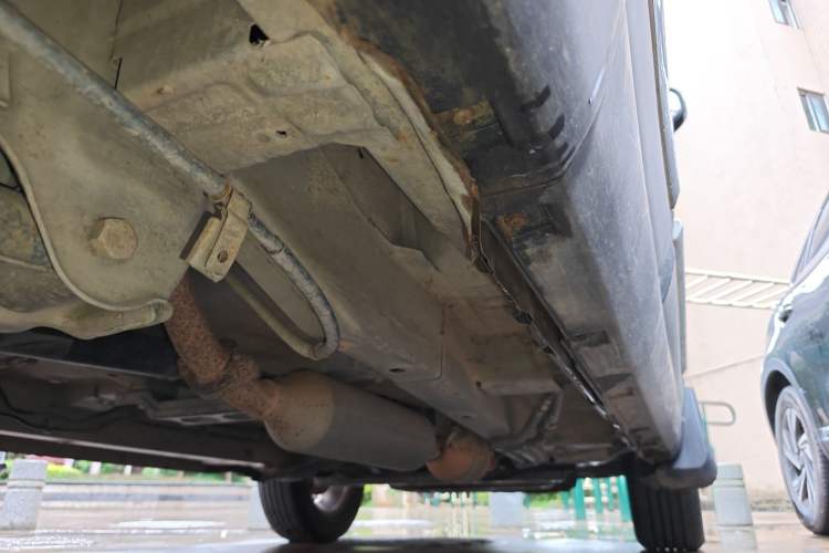 Used HYOSOW S3 2014 1.5L Comfort Version China IV Emission Standard Chassis Rear Right