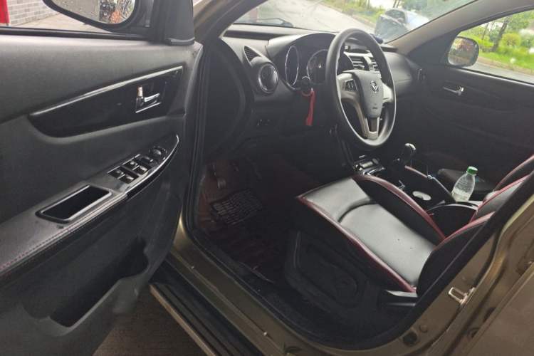 Used HYOSOW S3 2014 1.5L Comfort Version China IV Emission Standard Driver Seat