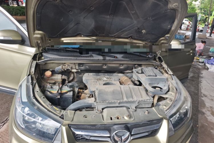 Used HYOSOW S3 2014 1.5L Comfort Version China IV Emission Standard Engine Bay