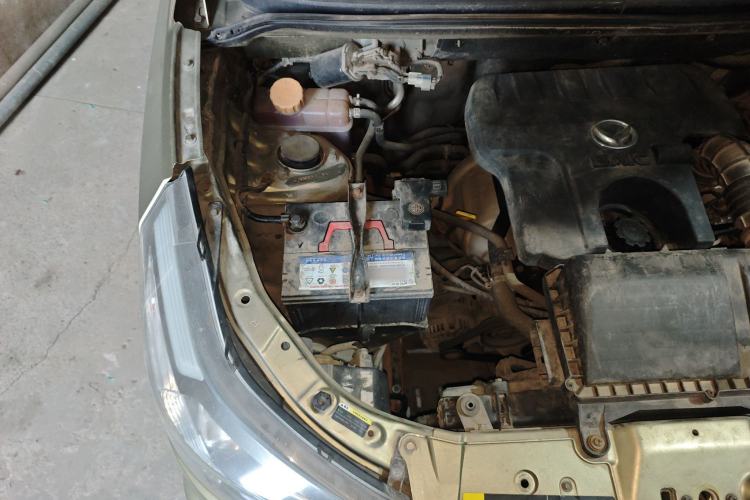 Used HYOSOW S3 2014 1.5L Comfort Version China IV Emission Standard Engine Bay Right