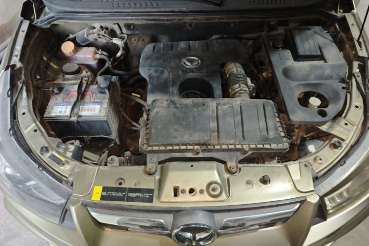 Used HYOSOW S3 2014 1.5L Comfort Version China IV Emission Standard Engine Bay
