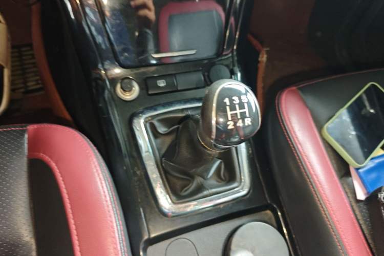 Used HYOSOW S3 2014 1.5L Comfort Version China IV Emission Standard Gear Lever