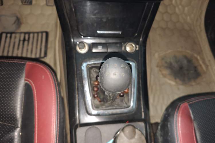 Used HYOSOW S3 2014 1.5L Comfort Version China IV Emission Standard Gear Lever