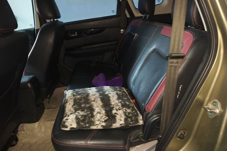 Used HYOSOW S3 2014 1.5L Comfort Version China IV Emission Standard Left Rear Seat