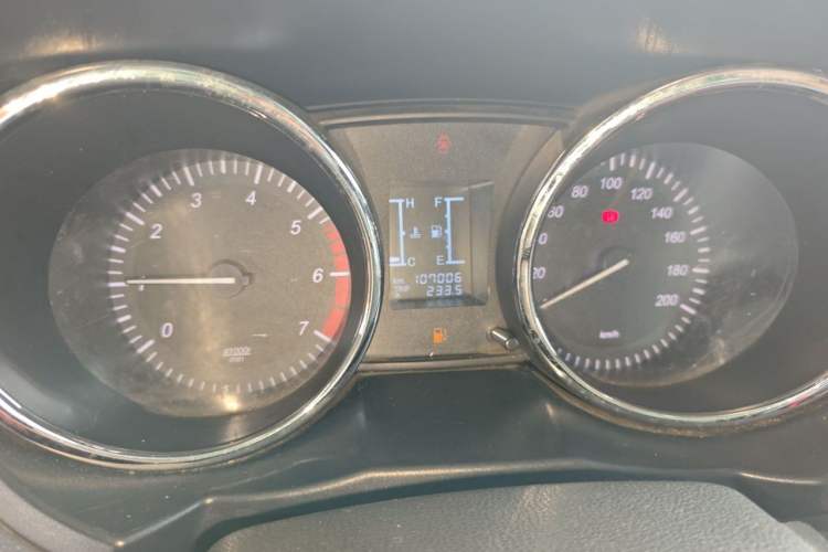 Used HYOSOW S3 2014 1.5L Comfort Version China IV Emission Standard Odometer Close Up