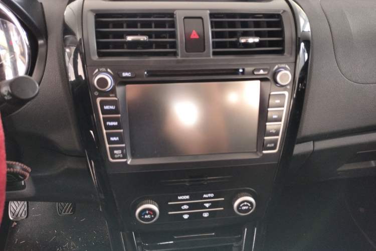 Used HYOSOW S3 2014 1.5L Luxury Version China IV Emission Standard Audio And AC Panel