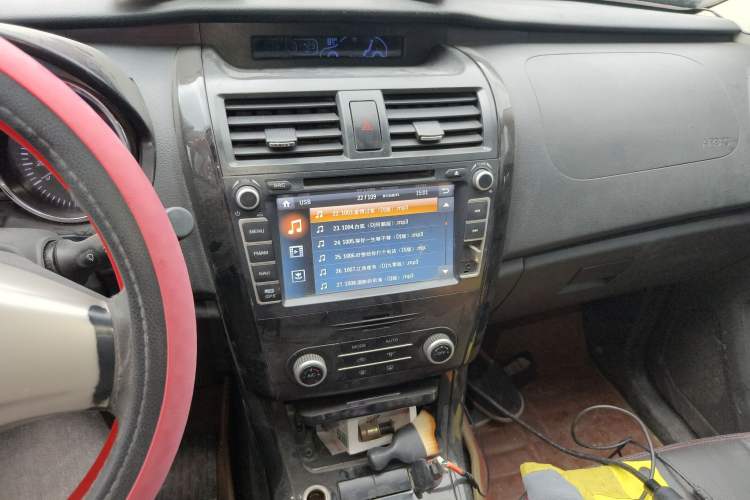 Used HYOSOW S3 2014 1.5L Luxury Version China IV Emission Standard Audio And AC Panel