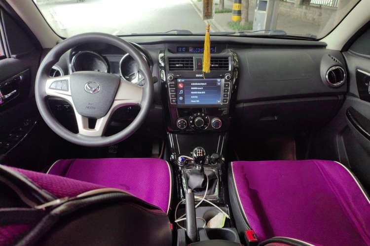 Used HYOSOW S3 2014 1.5L Comfort Version China IV Emission Standard Center Console