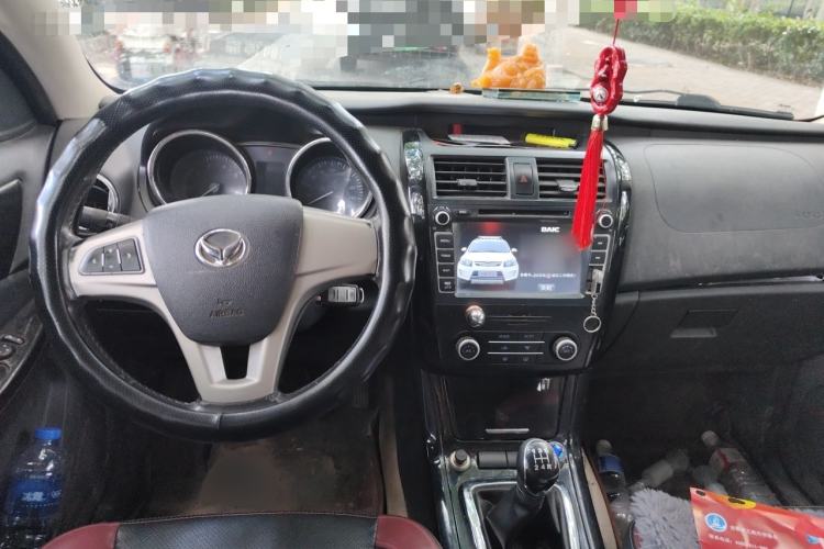 Used HYOSOW S3 2014 1.5L Luxury Version China IV Emission Standard Center Console