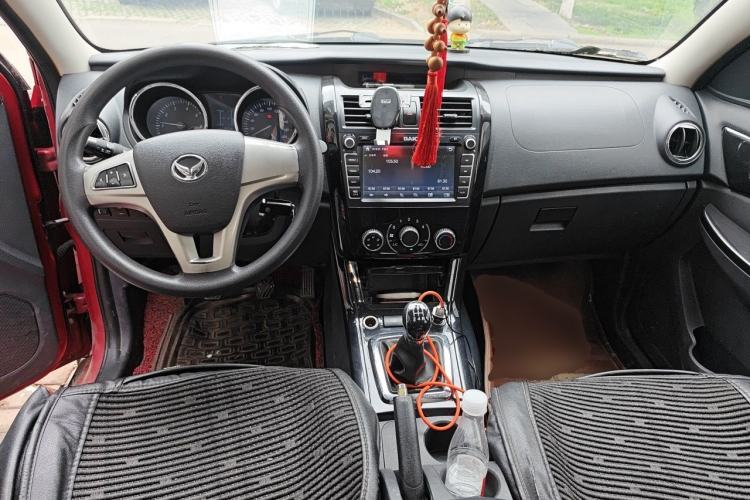 Used HYOSOW S3 2014 1.5L Comfort Version China IV Emission Standard Center Console