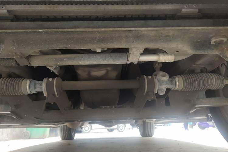 Used HYOSOW S3 2014 1.5L Comfort Version China IV Emission Standard Chassis Front