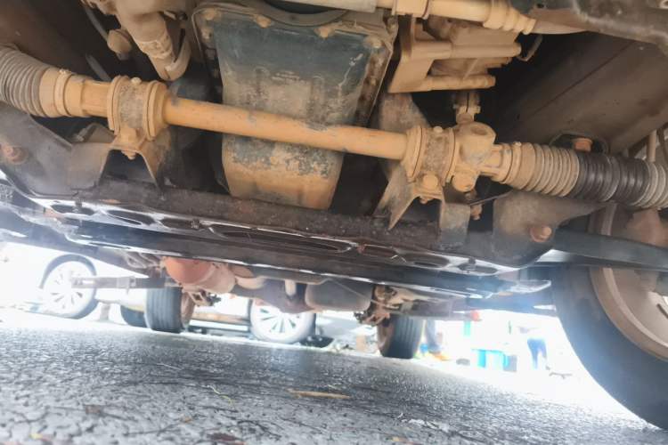 Used HYOSOW S3 2014 1.5L Luxury Version China IV Emission Standard Chassis Front