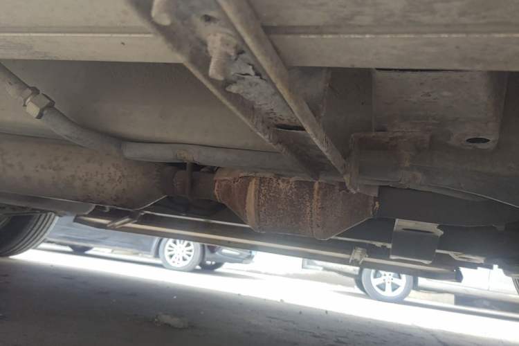 Used HYOSOW S3 2014 1.5L Comfort Version China IV Emission Standard Chassis Front Right