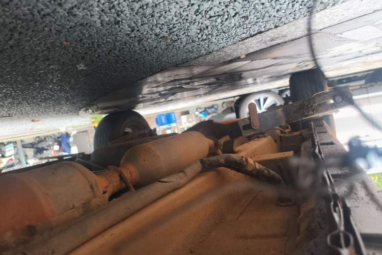 Used HYOSOW S3 2014 1.5L Luxury Version China IV Emission Standard Chassis Front Right
