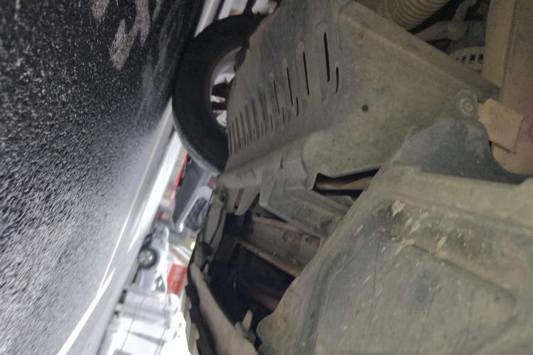 Used HYOSOW S3 2014 1.5L Luxury Version China IV Emission Standard Chassis Front