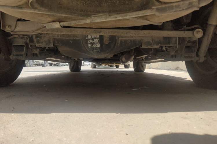 Used HYOSOW S3 2014 1.5L Comfort Version China IV Emission Standard Chassis Rear