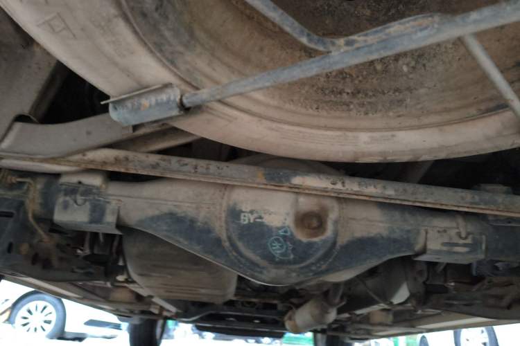 Used HYOSOW S3 2014 1.5L Comfort Version China IV Emission Standard Chassis Rear