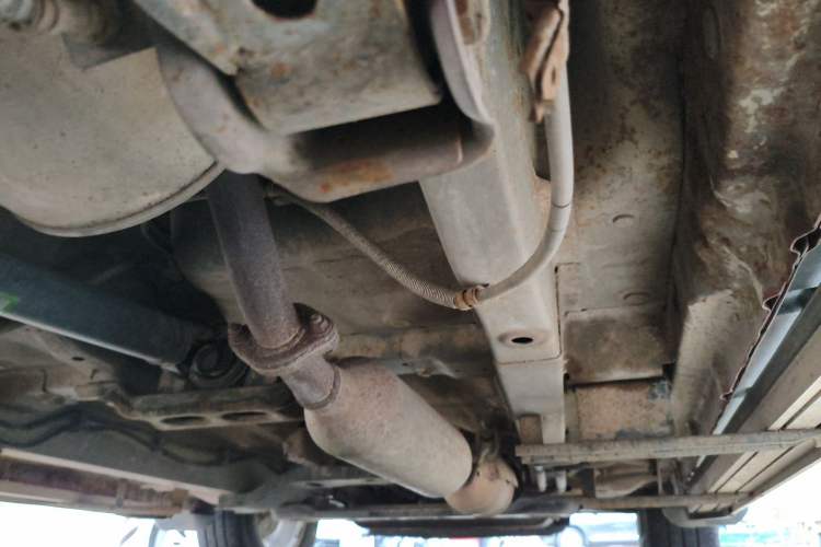 Used HYOSOW S3 2014 1.5L Comfort Version China IV Emission Standard Chassis Rear Right