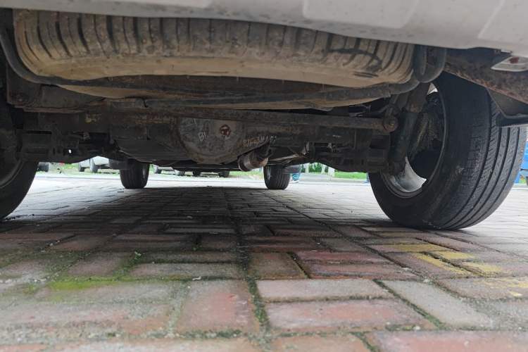 Used HYOSOW S3 2014 1.5L Comfort Version China IV Emission Standard Chassis Rear