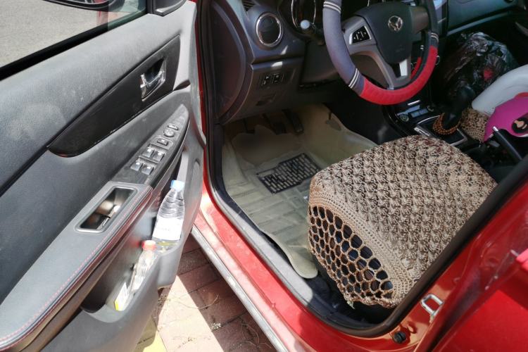 Used HYOSOW S3 2014 1.5L Luxury Version China IV Emission Standard Driver Seat