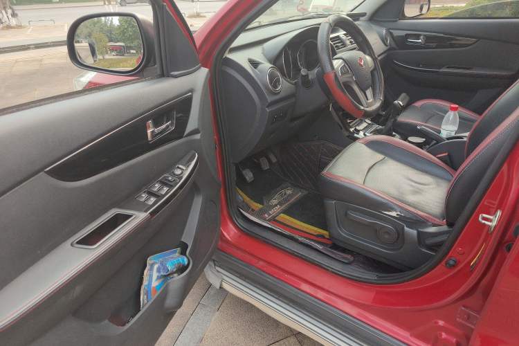 Used HYOSOW S3 2014 1.5L Luxury Version China IV Emission Standard Driver Seat
