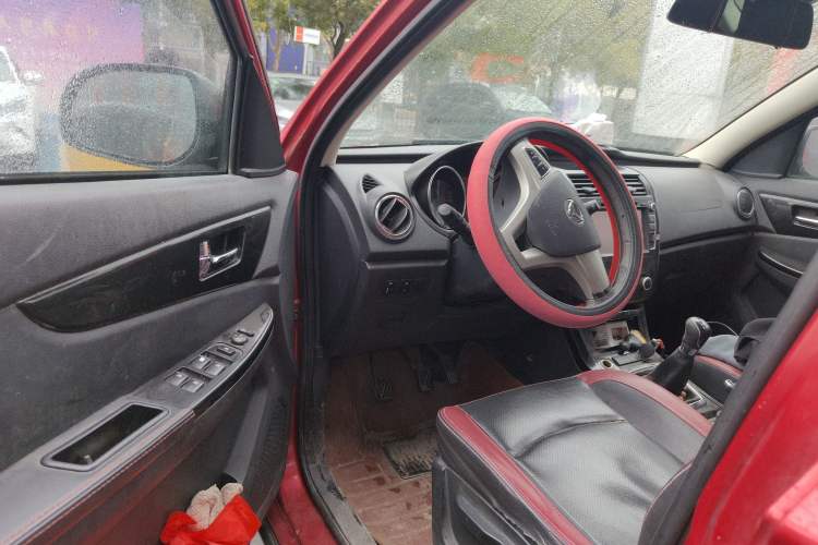 Used HYOSOW S3 2014 1.5L Luxury Version China IV Emission Standard Driver Seat