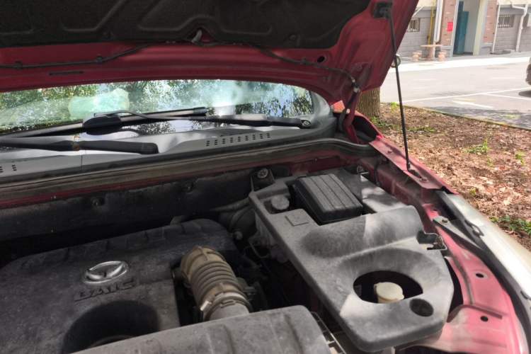 Used HYOSOW S3 2014 1.5L Luxury Version China IV Emission Standard Engine Bay Left