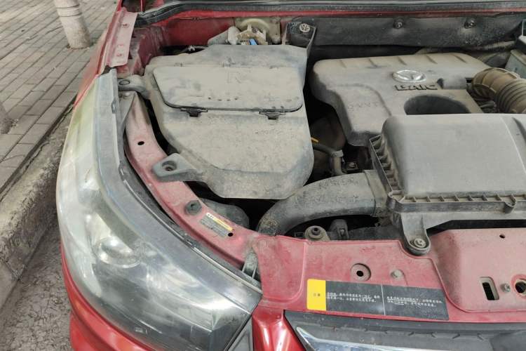 Used HYOSOW S3 2014 1.5L Luxury Version China IV Emission Standard Engine Bay Right