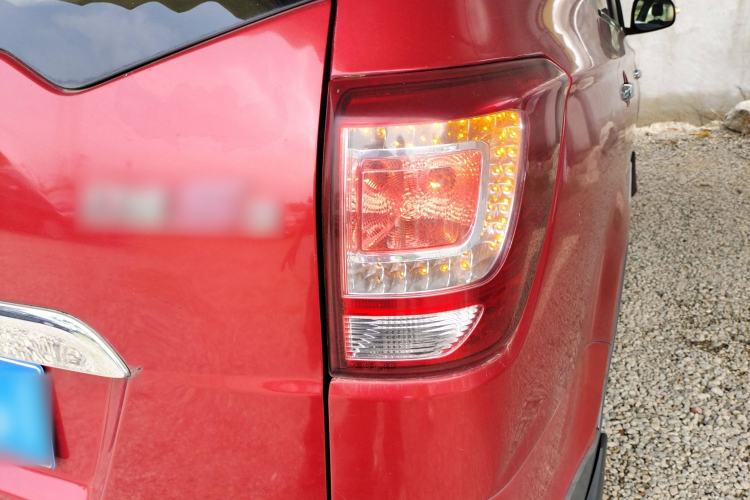 Used HYOSOW S3 2014 1.5L Luxury Version China IV Emission Standard Exterior 6