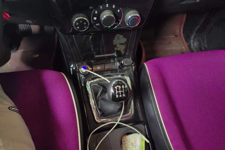 Used HYOSOW S3 2014 1.5L Comfort Version China IV Emission Standard Gear Lever