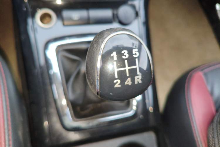 Used HYOSOW S3 2014 1.5L Comfort Version China IV Emission Standard Gear Lever