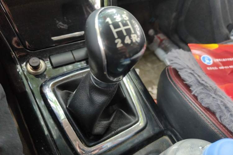 Used HYOSOW S3 2014 1.5L Luxury Version China IV Emission Standard Gear Lever