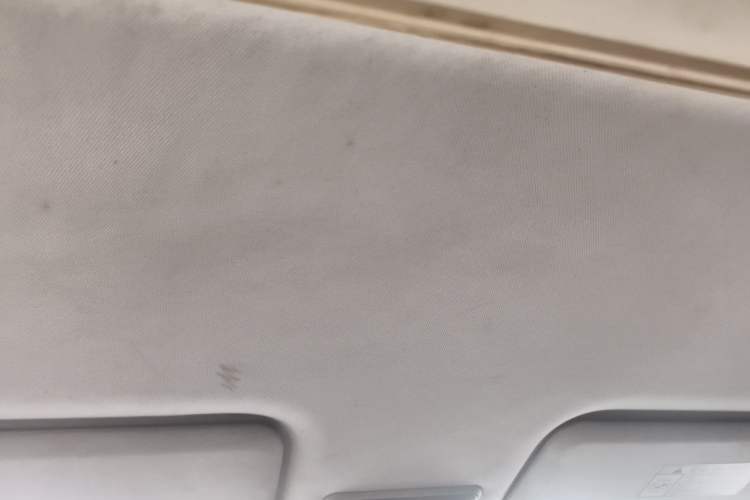 Used HYOSOW S3 2014 1.5L Luxury Version China IV Emission Standard Headliner