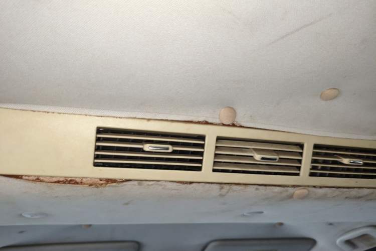 Used HYOSOW S3 2014 1.5L Comfort Version China IV Emission Standard Headliner