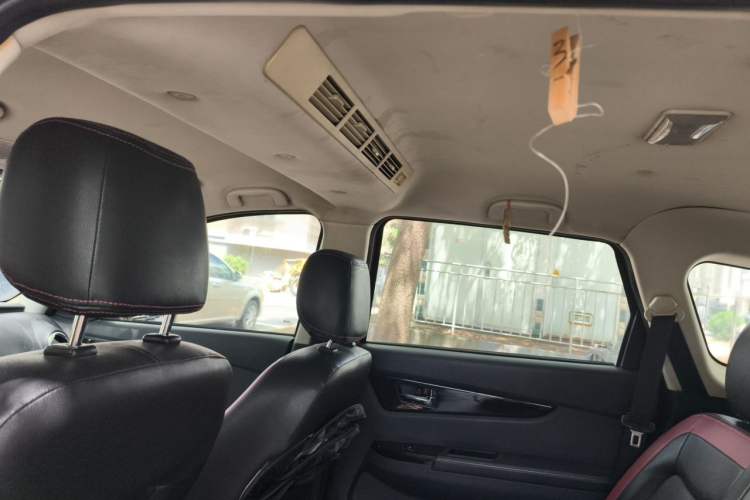 Used HYOSOW S3 2014 1.5L Luxury Version China IV Emission Standard Headliner