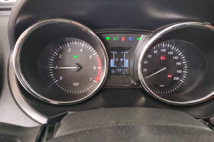Used HYOSOW S3 2014 1.5L Luxury Version China IV Emission Standard Instrument Cluster