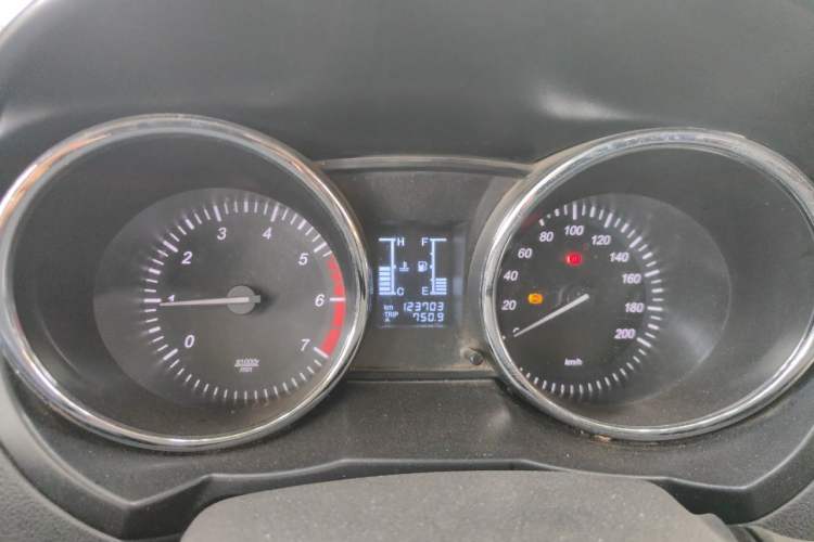Used HYOSOW S3 2014 1.5L Luxury Version China IV Emission Standard Instrument Cluster