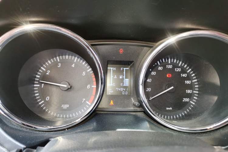 Used HYOSOW S3 2014 1.5L Luxury Version China IV Emission Standard Instrument Cluster