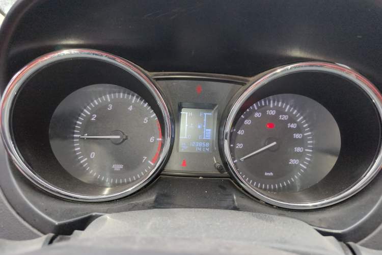 Used HYOSOW S3 2014 1.5L Luxury Version China IV Emission Standard Instrument Cluster