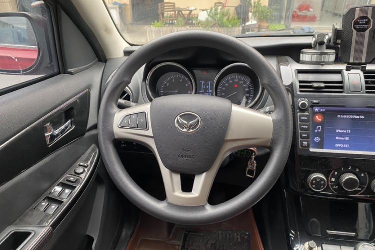 Used HYOSOW S3 2014 1.5L Comfort Version China IV Emission Standard Interior 2