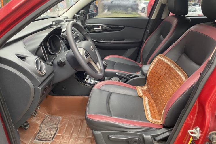 Used HYOSOW S3 2014 1.5L Comfort Version China IV Emission Standard Interior 4